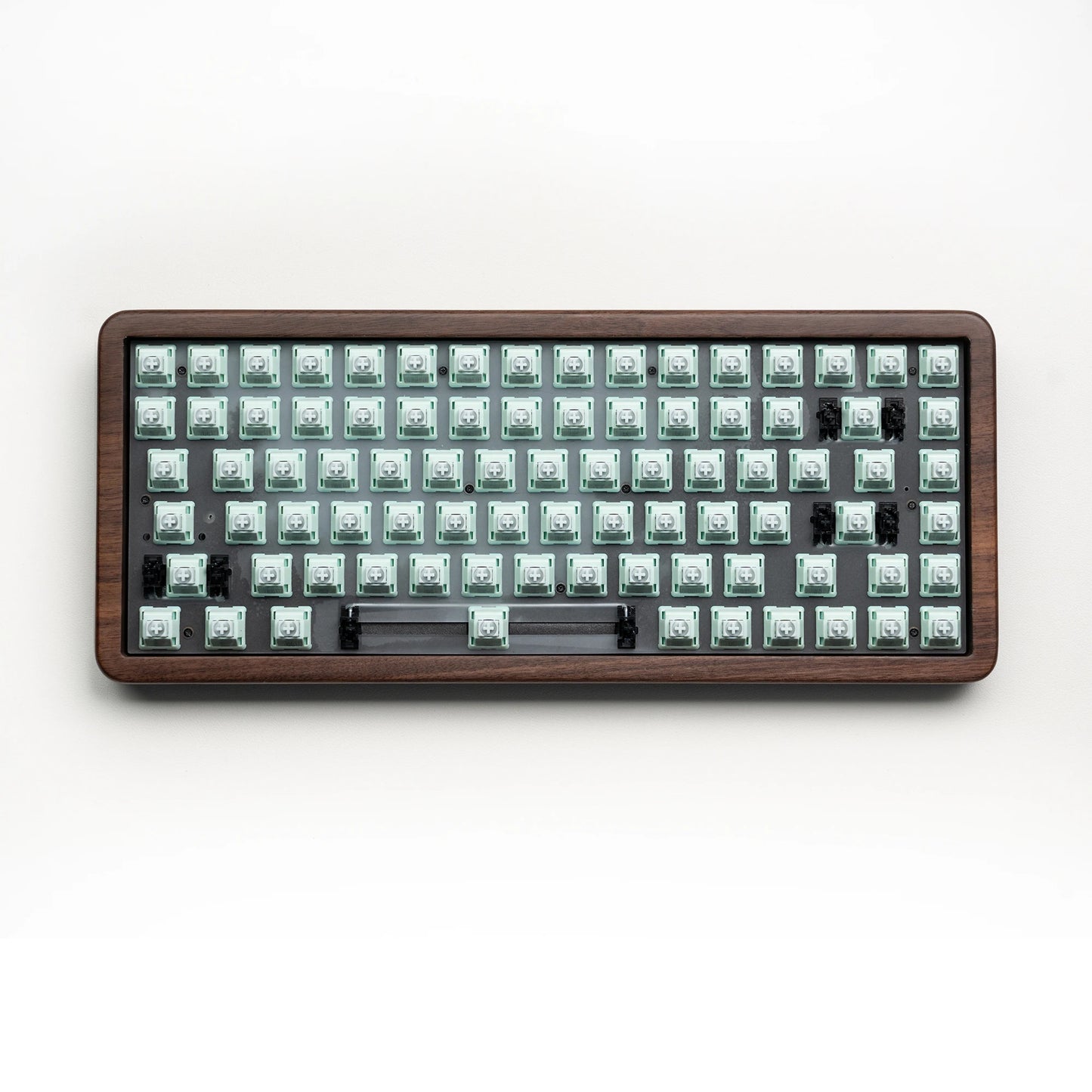 Teclado Gaming Mecânico em Madeira Womier WD75 QMK/VIA 8000mAh Tri-Mode Sem Fios, Personalizável, RGB e Hot Swappable