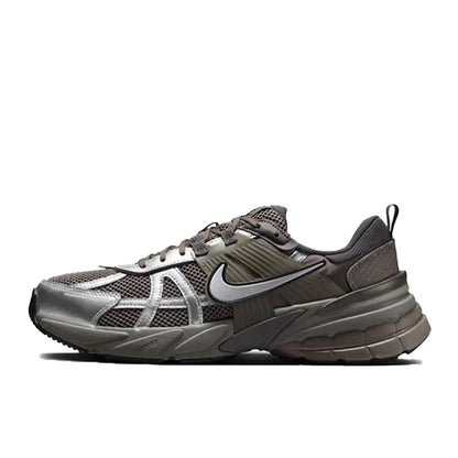 Nike V2K Run Retro Running Shoes Comfortable cushioning and durable construction Unisex casual everyday style HF5724-061