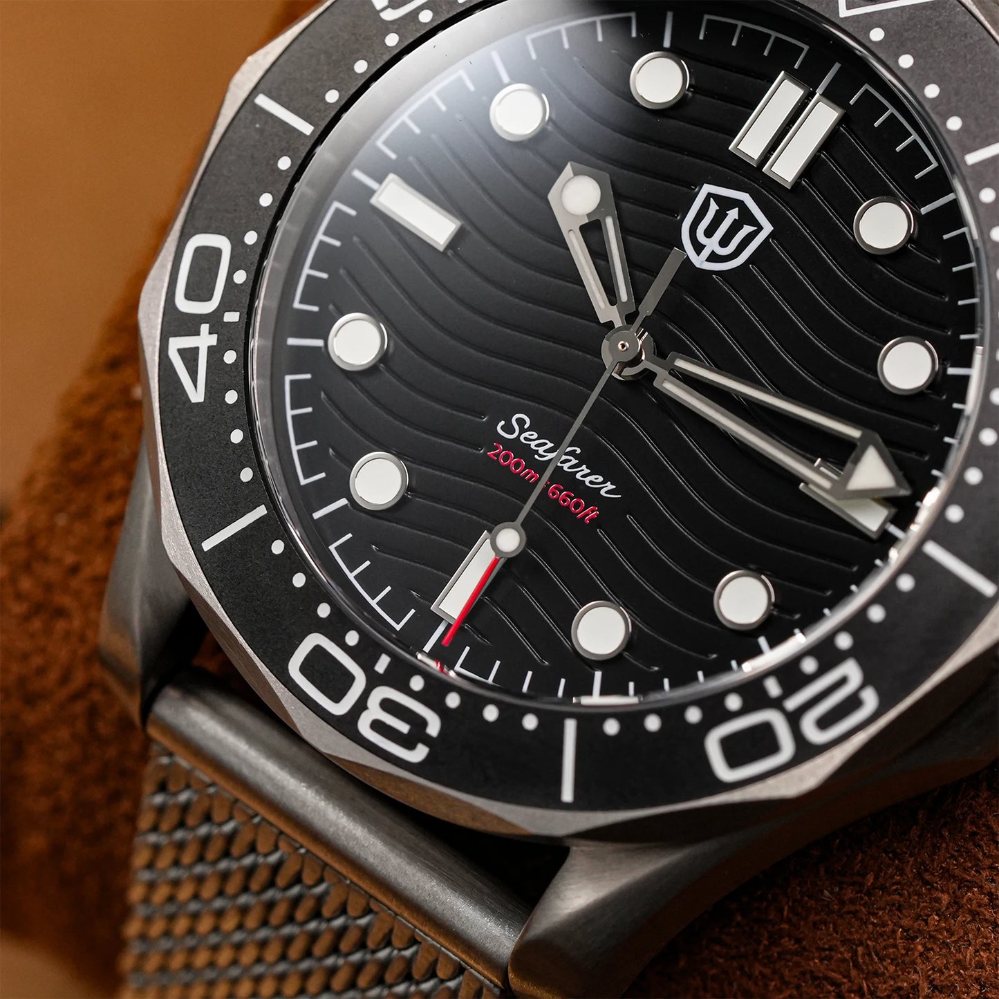 Watchdives 42mm Titanium Dive Watch NTTD VH31 Sweep Second Quartz Movement 200m Waterproof Super Luminous Men Watches