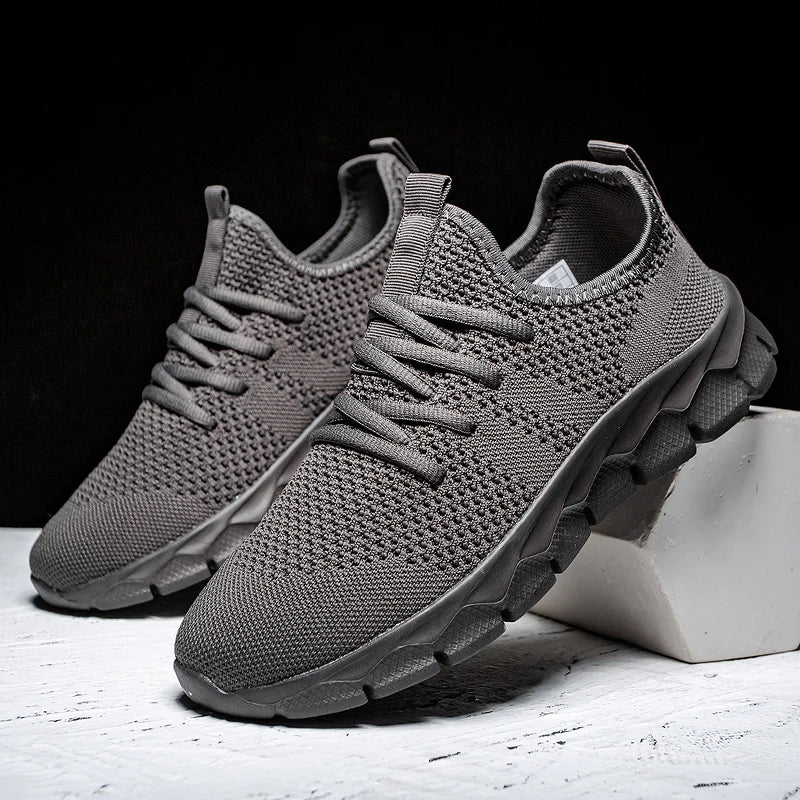 Men Sneakers Breathable light Running Shoes Four Seasons plus size Classic Casual Sports Shoes Platform Sneaker walking shoes