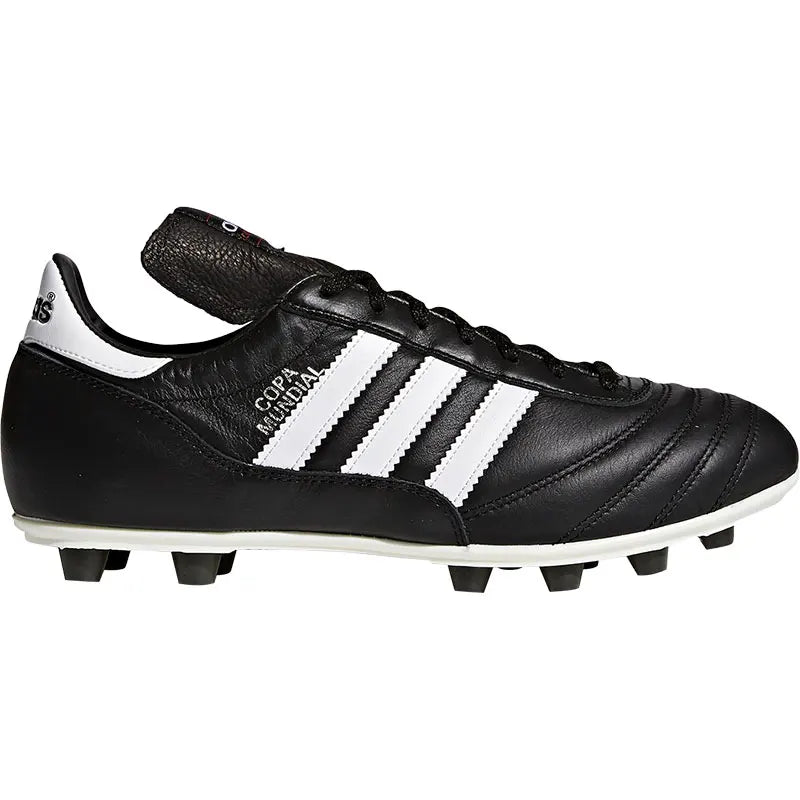 Sapatilhas de futebol Adidas Authentic New Season para homem, de cano baixo, com atacadores 015110