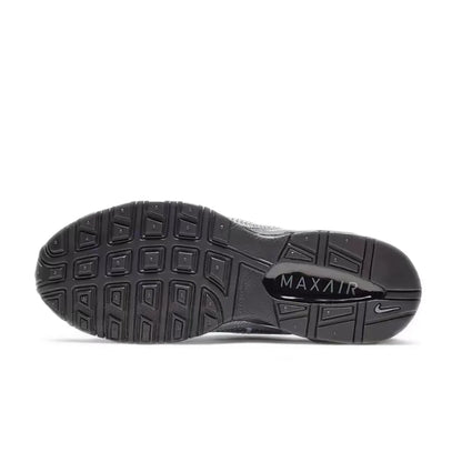 Męskie buty do biegania Nike Air Max Torch 4 z niską cholewką – szaro-srebrne, z materiału codziennego użytku, z oddychającej siateczki i charakteryzujące się długą żywotnością 343846-012