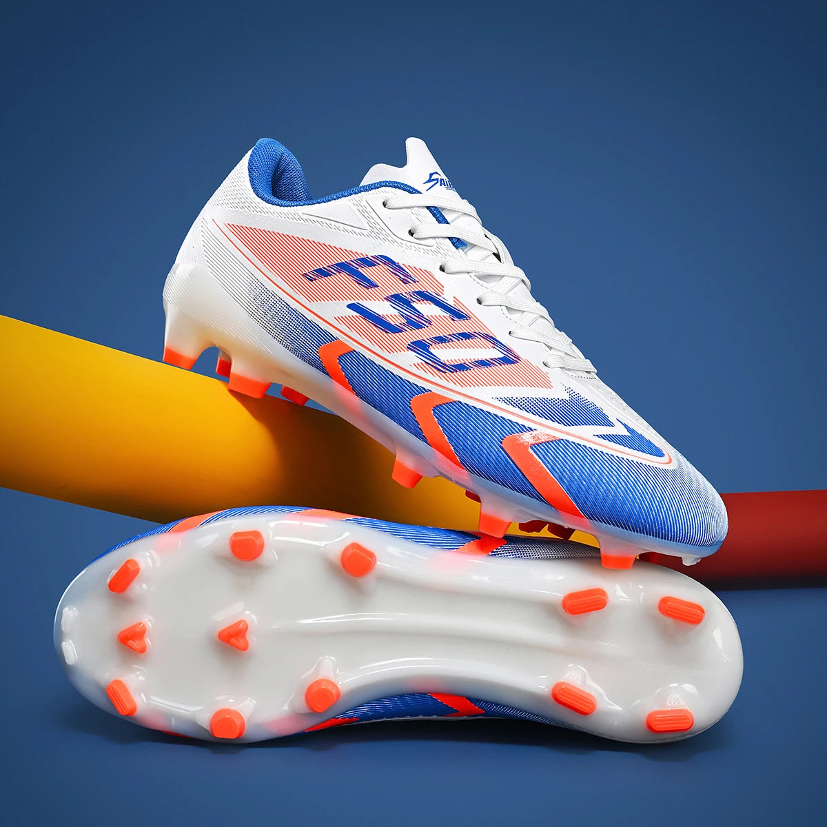 Breathable soccer shoes with FG/AG spikes are suitable for training and playing, effectively protecting the ankle