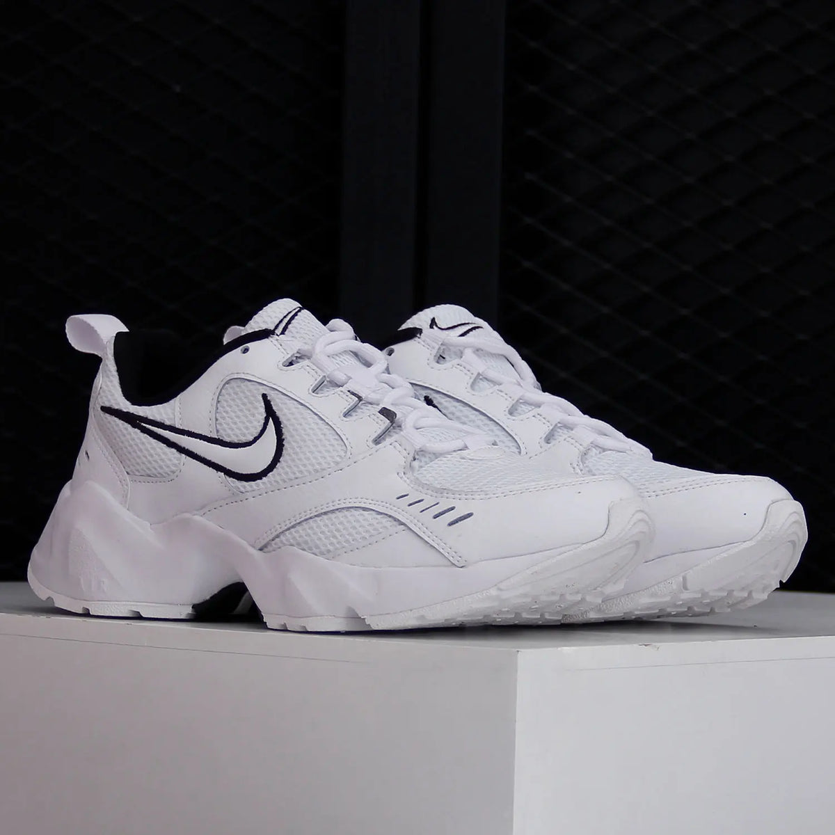 Nike Genuine Air Heights Unisex Ελαφριά Αθλητικά Παπούτσια με Αντικραδασμική Επένδυση CI0603-102