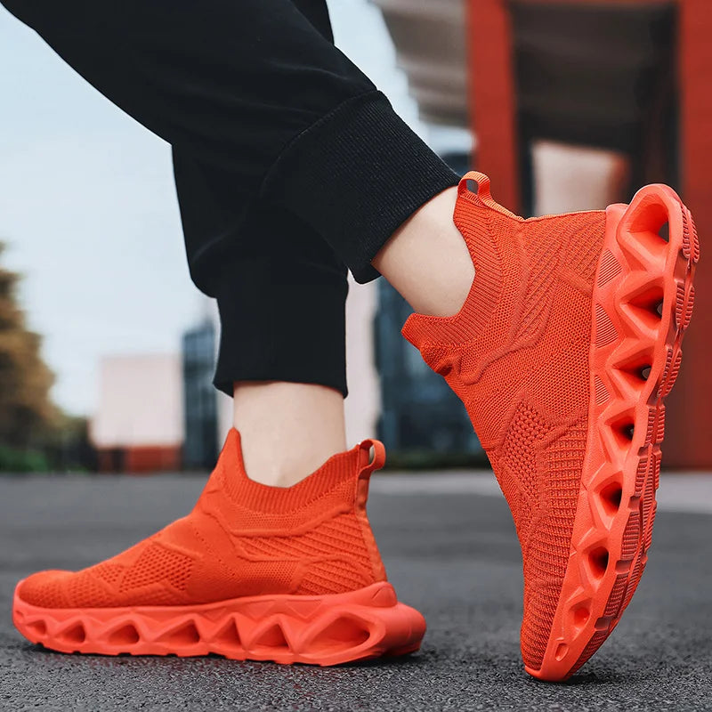 Men Sports Shoes Ultralight Fashion Slip on Daily Walking Outdoor Jogging Shoes Breathable Mesh Comfortable Casual Shoes for Men