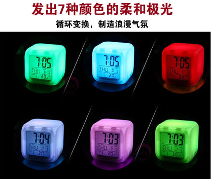 Despertador Fortnite Cute Fashion Cartoon Personalizado Criativo Kawaii Minimalista LED, Presente de Aniversário para Amigos