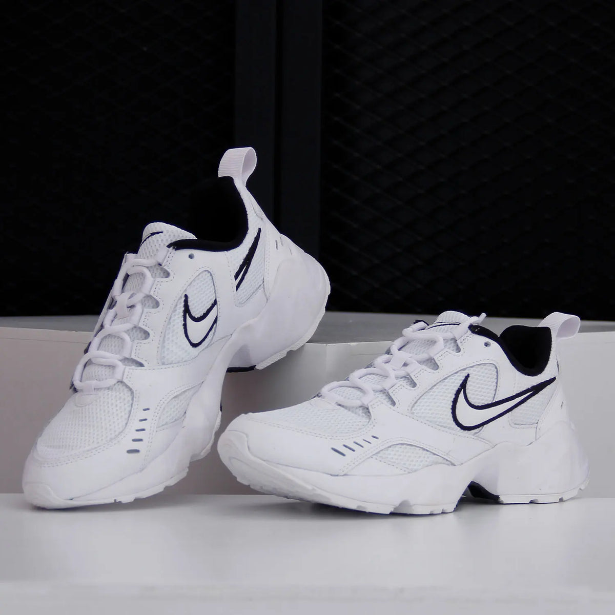 Nike Genuine Air Heights Unisex Ελαφριά Αθλητικά Παπούτσια με Αντικραδασμική Επένδυση CI0603-102