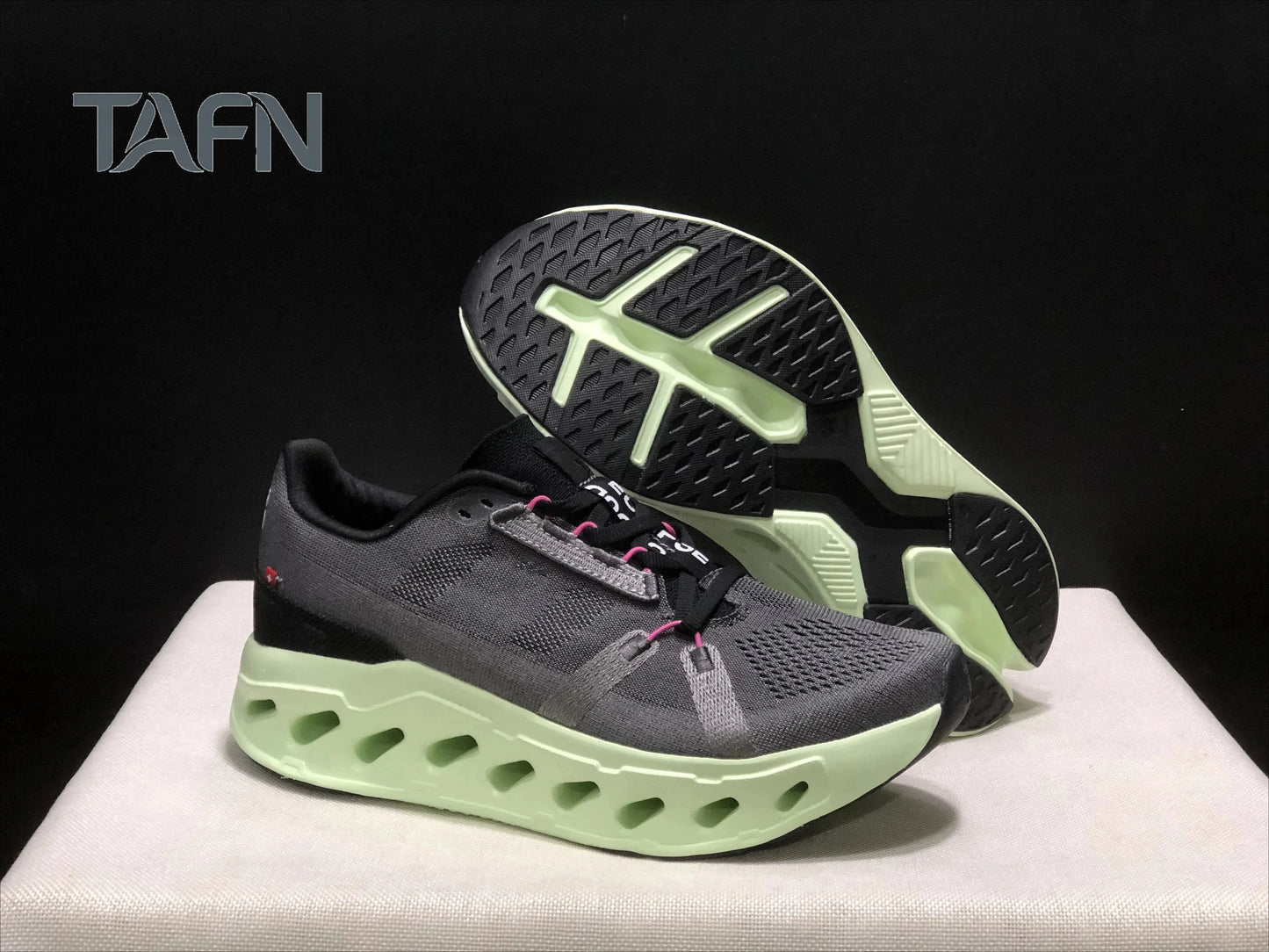 Sneakers with Thick Soles Shock Absorbing Lightweight Sports Shoes for Travel Walking