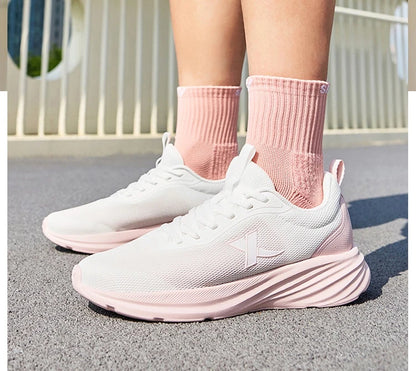 Sapatilhas de Corrida Xtep para Mulher 2025 Verão Novidade Resistentes Leves Casuais com Amortecimento de Impacto e Malha Respirável 875418110054