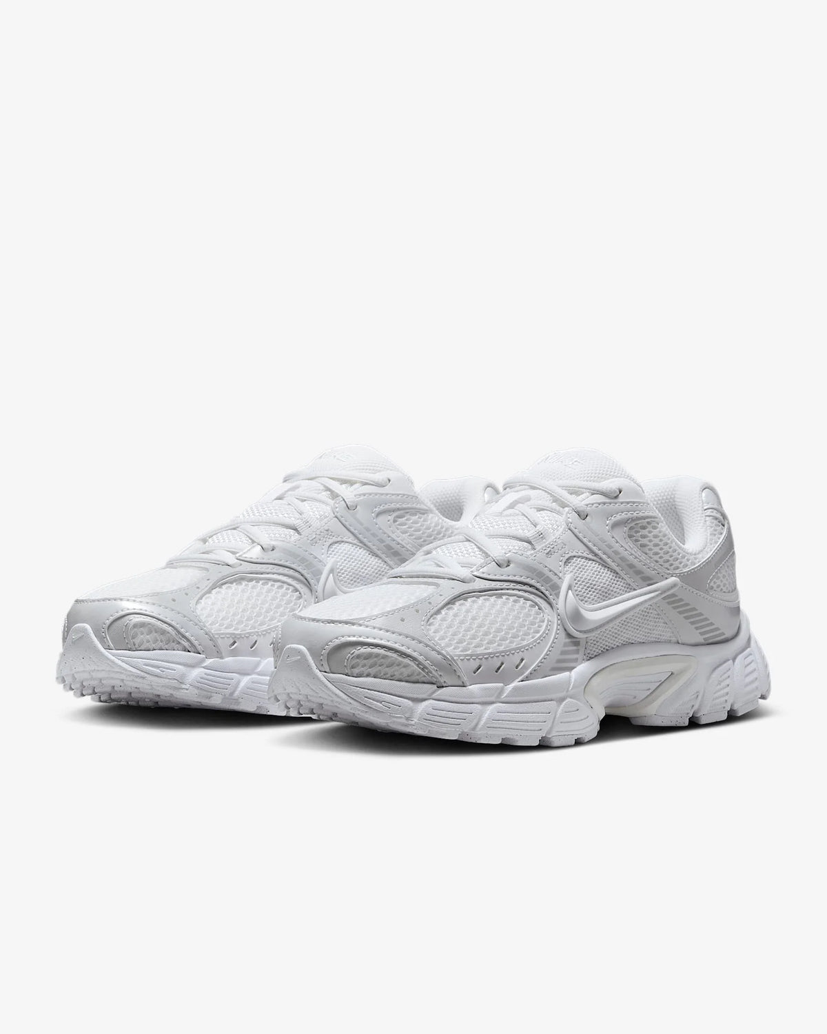 Nike V5 RNR, a soft and comfortable mesh fabric running shoe with excellent grip durability and breathability HQ7901-102