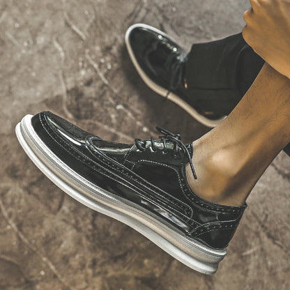 Hot Brogue Lacquer leather men's shoes Fashionable British Versatile Styles Office Outdoor Leisure Business Party Adult shoes