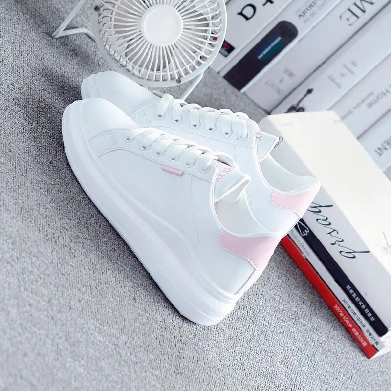 Scarpe da donna 2025 da running primavera/autunno, sneakers casual bianche traspiranti con fiori ricamati e lacci