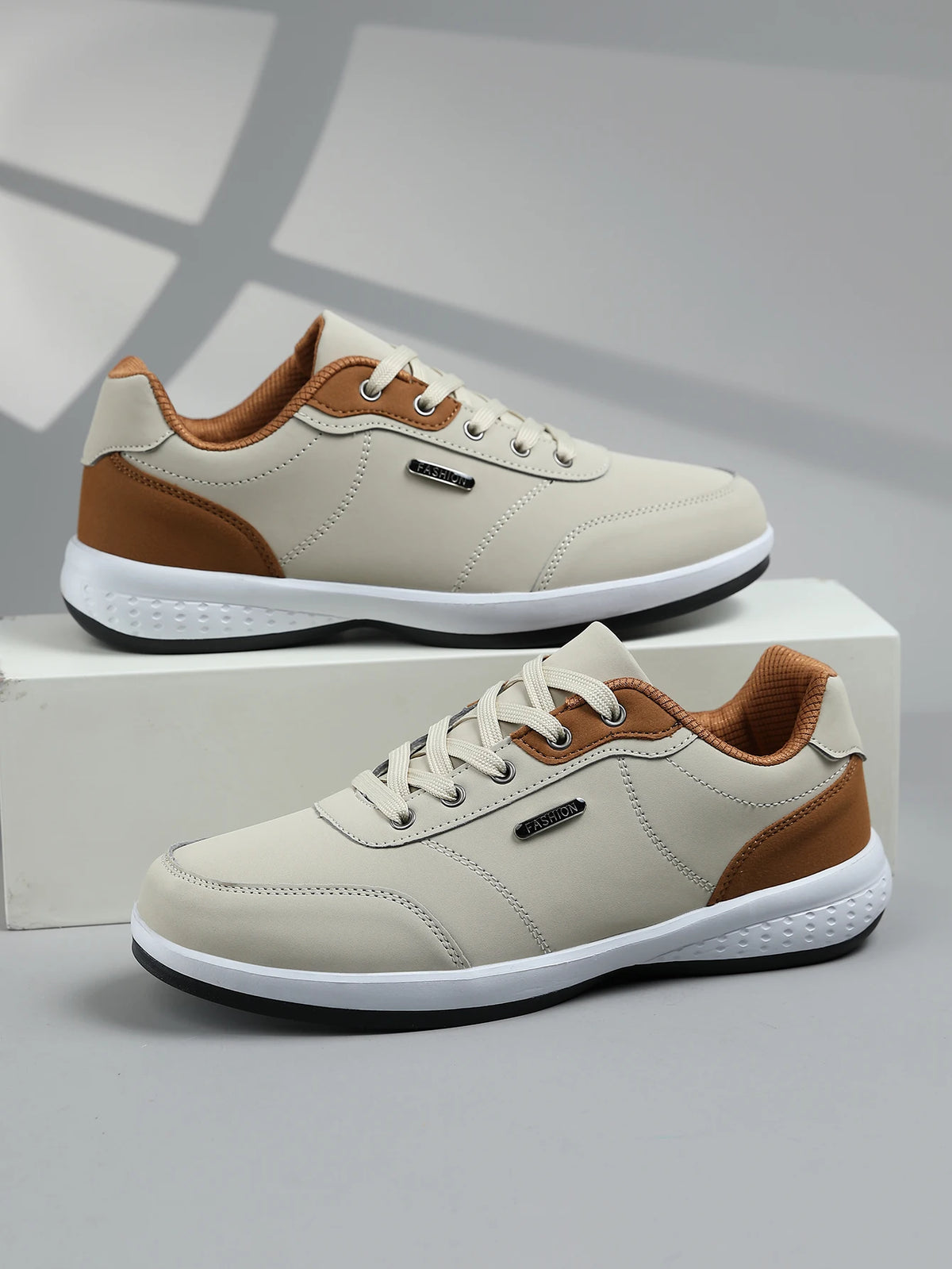 New Men's Four Seasons Waterproof Walking Shoes Casual Men Leather Sports Shoes Non-Slip Camping Shoes Shoes Men's Tennis Shoes
