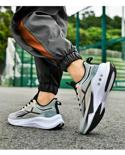 New casual sports shoes for men, trendy breathable mesh shoes, versatile and lightweight running shoes