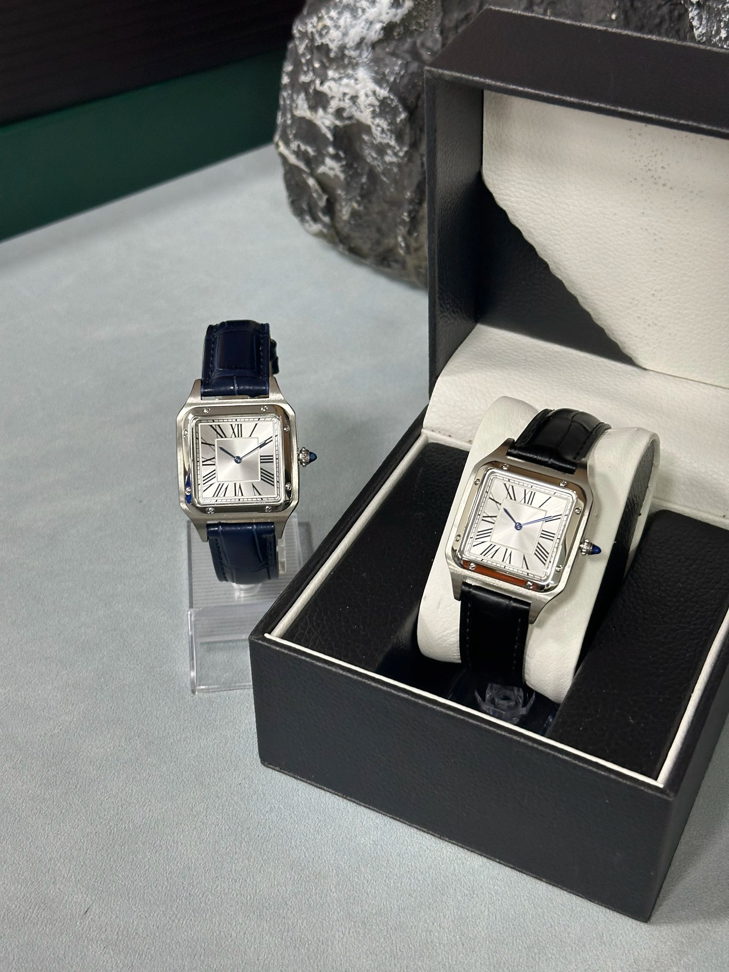 2025 new Luxury High Quality Lovers Quartz Watch Mens Women Fashion Square Leather Men silvery White Sapphire Wristwatch
