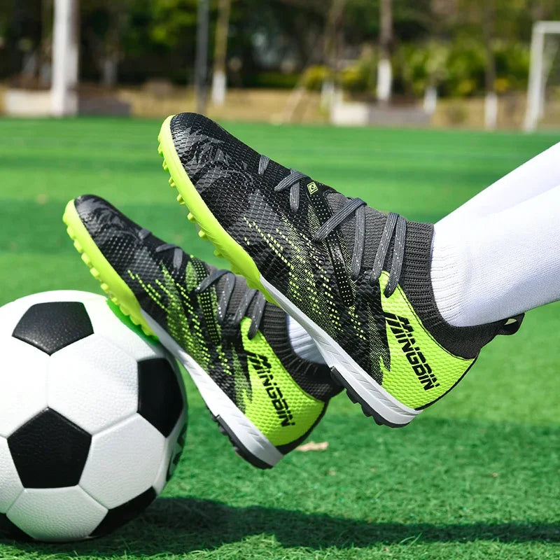 New Men Football Boots Professional Soccer Shoes Cleats Futsal Women Unisex Ultralight Hot Sale High-quality TF/FG Sneakers