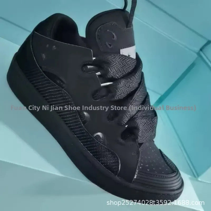 Comfortabele skateschoenen met hoge hak en dikke zool, casual sportieve dad bag-schoenen, Vietnamese en Cambodjaanse nieuwe stijl, slip-on met knoopsluiting