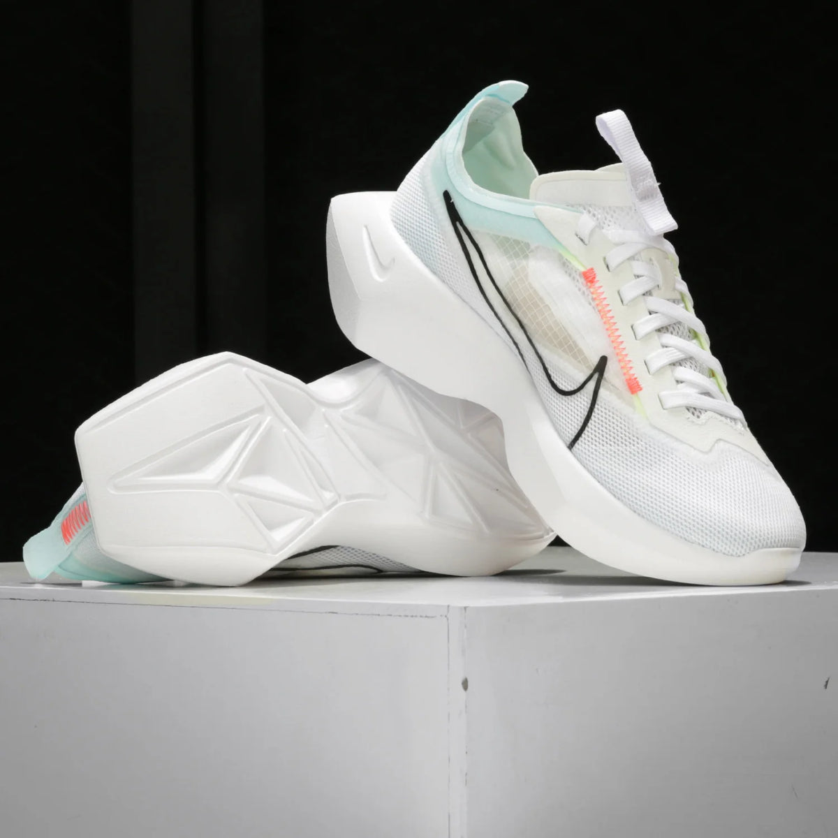 Nike Authentic VISTA LITE Scarpe da donna con plateau traspiranti in stile "dad shoes" CI0905-102