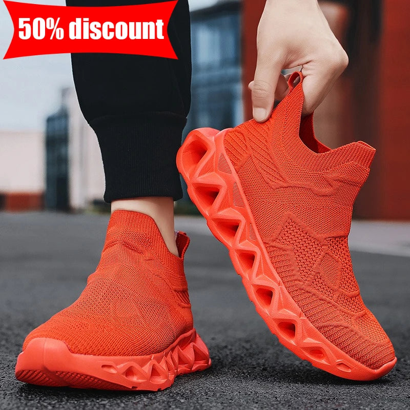 Men Sports Shoes Ultralight Fashion Slip on Daily Walking Outdoor Jogging Shoes Breathable Mesh Comfortable Casual Shoes for Men