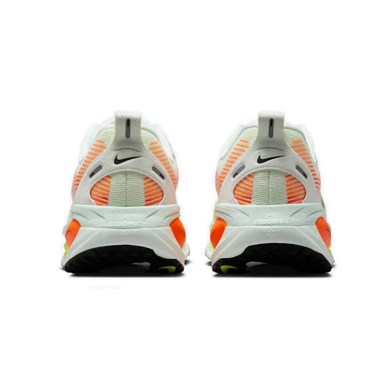 Nike Vomero 18 – amortyzacja, wsparcie, lekkość – idealne do biegania i chodzenia – wygodne buty do biegania unisex HM6803-300
