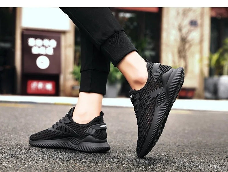 Breathable Mesh Running Shoes Men's Low Cut Slip-On Sports Sneakers Flat Heel Lightweight Comfortable Unisex Trainers