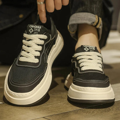 Sneakers da uomo ultraleggere in rete traspirante, scarpe casual alla moda con suola spessa, comode scarpe da ginnastica stringate per camminare tutti i giorni