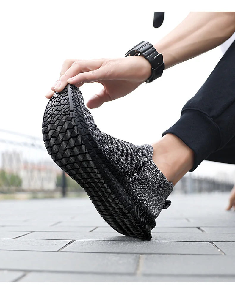 Buty męskie Oddychające męskie trampki Wygodne buty do biegania Tenisowe buty outdoorowe Buty wsuwane do chodzenia Buty do joggingu typu skarpeta