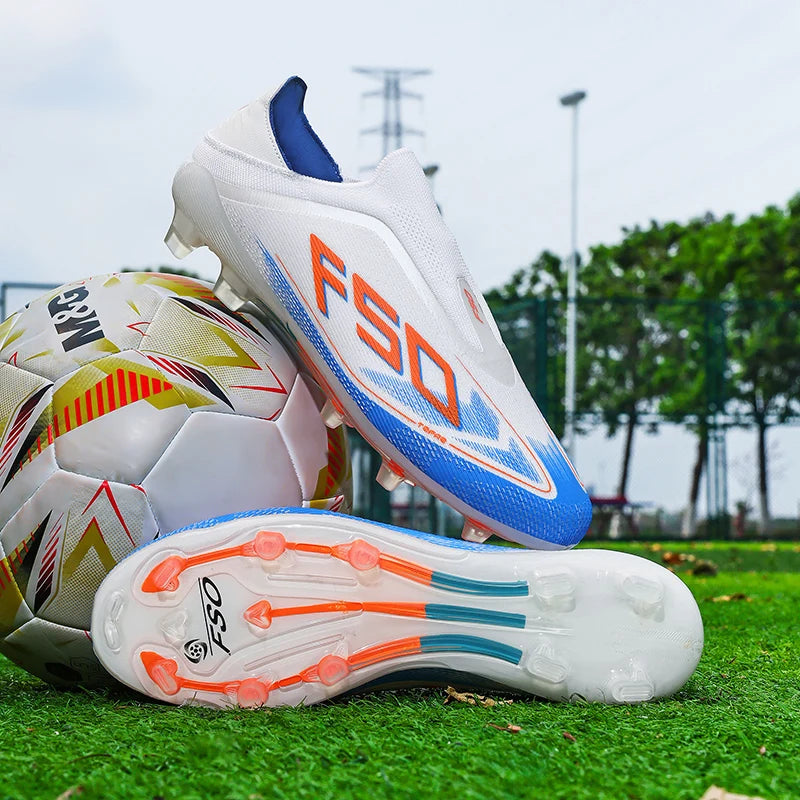 Nuove scarpe da calcio da uomo per futsal e outdoor, sneakers da partita su erba antiscivolo, scarpe da calcio di alta qualità con tacchetti, modello alto leggero best-seller
