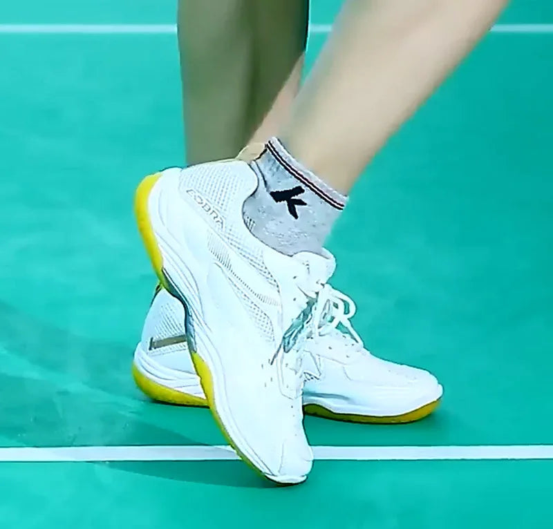 Kawasaki  Mens Badminton Shoes Professional Sports Shoes for Women Breathable Indoor Court Sneakers K-086
