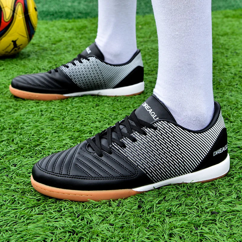 Soccer Shoes Men Anti Slip Indoor Football Boots Fashion Mens Futsal Shoe IC Traning Cleats Chuteira Futebol Male Sneakers