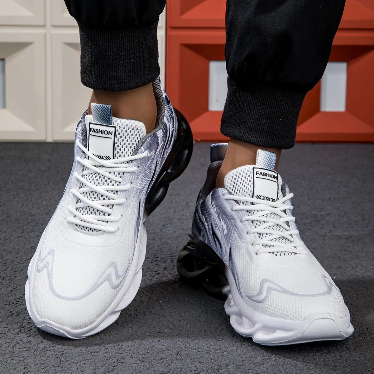 Couple Running Shoes Men Women Lightweight Mesh Breathable Comfortable Flat Soft Tennis Shoes Summer Lace-up Sneakers Man