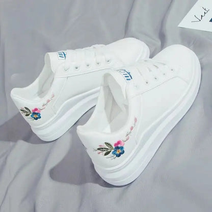 Scarpe da donna 2025 da running primavera/autunno, sneakers casual bianche traspiranti con fiori ricamati e lacci
