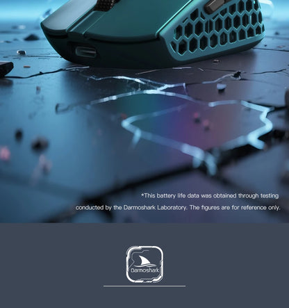 Rato Gaming Sem Fios Darmoshark M5Air em Fibra de Carbono Forjada 8K, PAW3950, 30K DPI, para Mãos Pequenas, Pegada Fingertip, Macros de Jogo, Leve