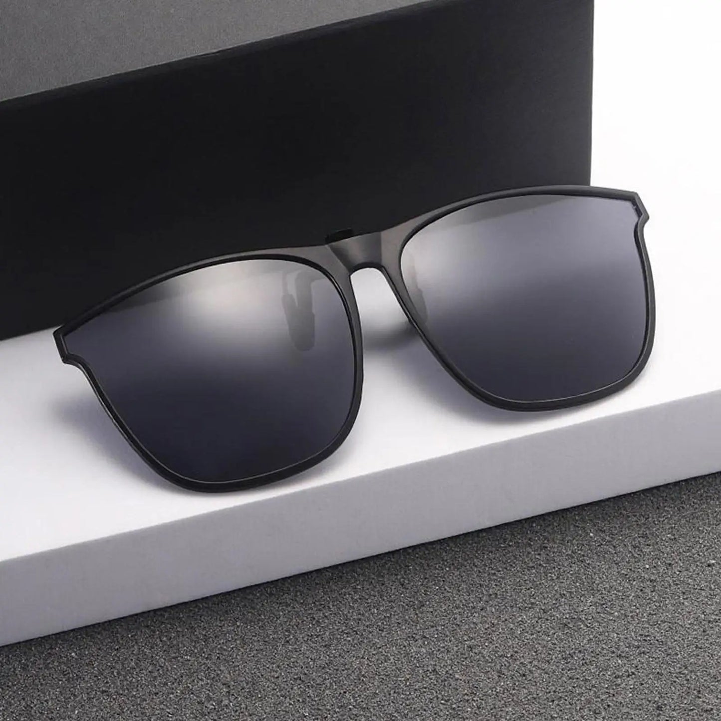 New Polarized Flip-up Sunglasses Clips For Myopia Glasses Retro Big Size Square TAC Material Glasses Clip-on Sunglass Clip