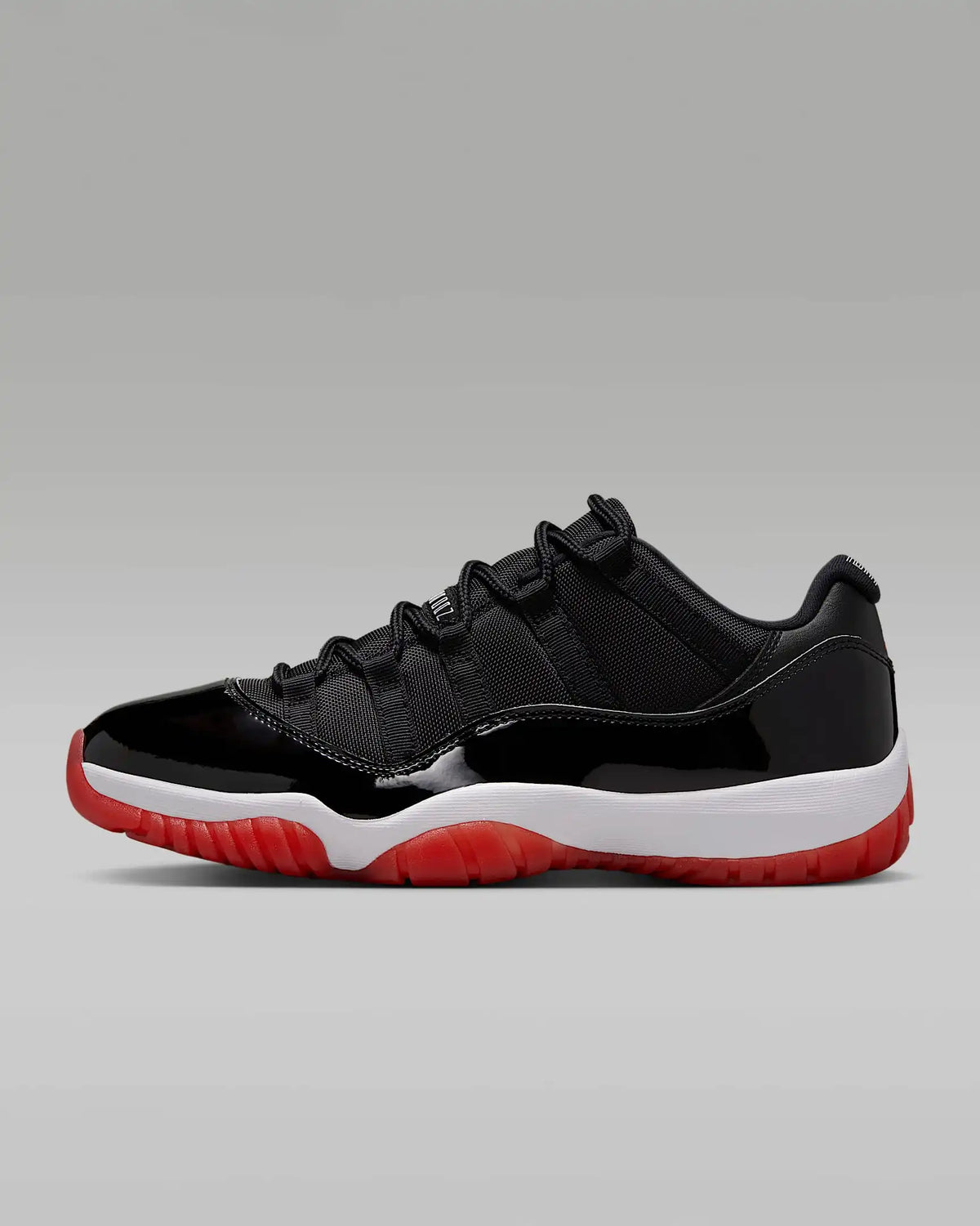 Jordan Air Jordan 11 Retro Low Bred, a comfortable and versatile basketball shoe FV5121-006