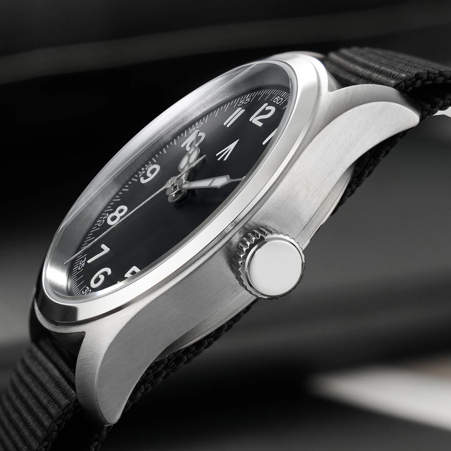 Militado ML08 Vintage Black Watch VH31 Sweep Quartz Wristwatch Ar Sapphire Crystal Luminous C3 BGW9 100 Waterproof Watches Man