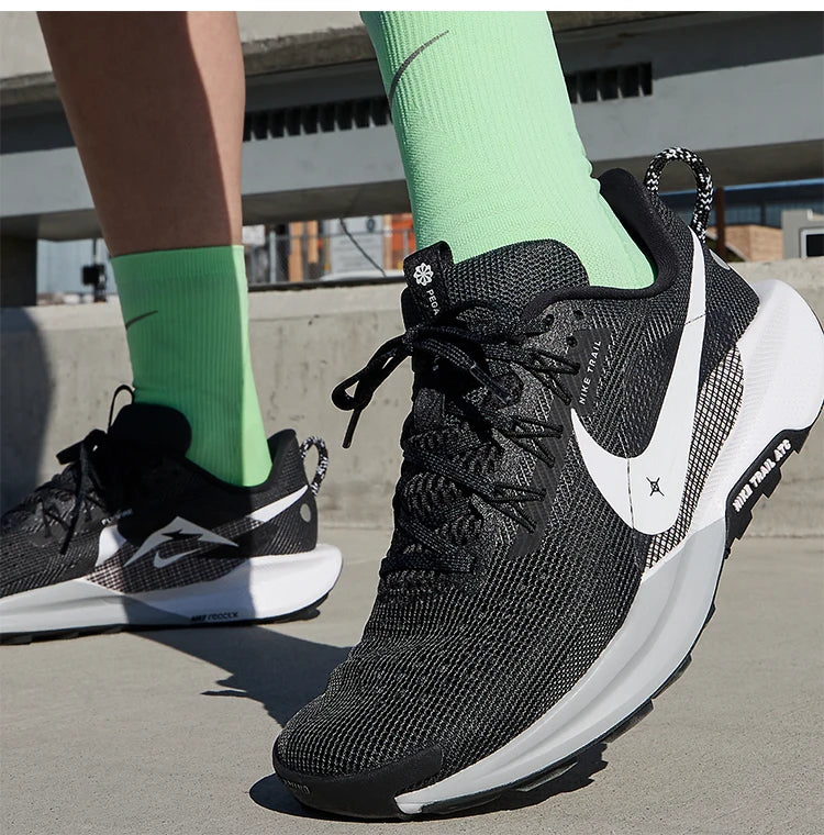 Nike Official Women's Pegasus Trail 5 Off-Road Lace-Up Running Shoes DV3865-001