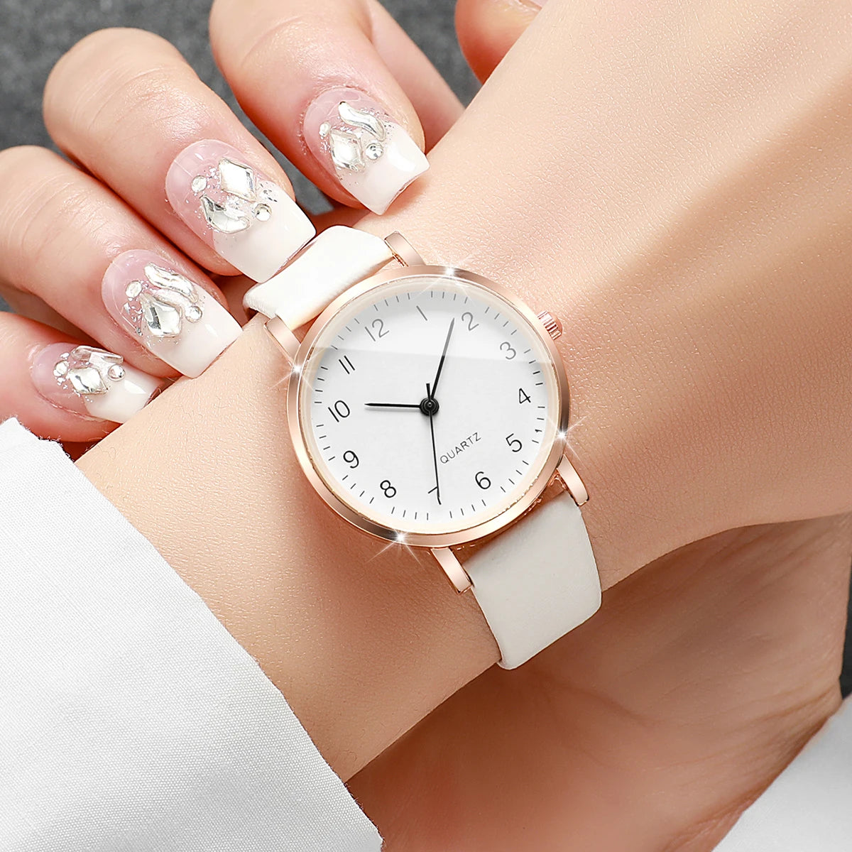 Fashion Small Dial Women Watches Simple Leather Strap Ladies Quartz Wristwatch Reloj Mujer Girls Clock Gift（Without Box）