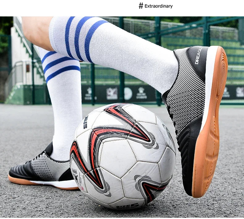 Soccer Shoes Men Anti Slip Indoor Football Boots Fashion Mens Futsal Shoe IC Traning Cleats Chuteira Futebol Male Sneakers