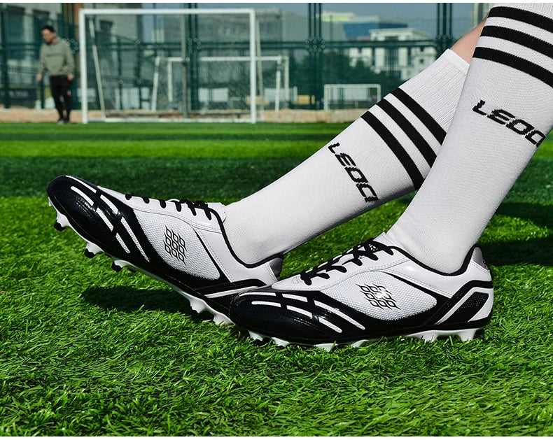 Soccer Shoes Men Turf Football Boots Fashion Firm Ground Studs Anti Slip Boy Sneakers Original Outdoor Field Training Trainers