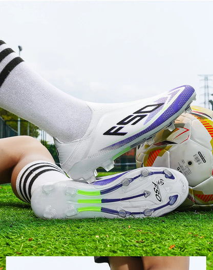 Nuove scarpe da calcio da uomo per futsal e outdoor, sneakers da partita su erba antiscivolo, scarpe da calcio di alta qualità con tacchetti, modello alto leggero best-seller