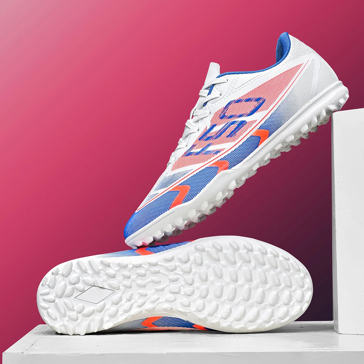 Adult TF football shoes are breathable, mesh, durable, flexible, casual, outdoor, stable, and professional football shoes