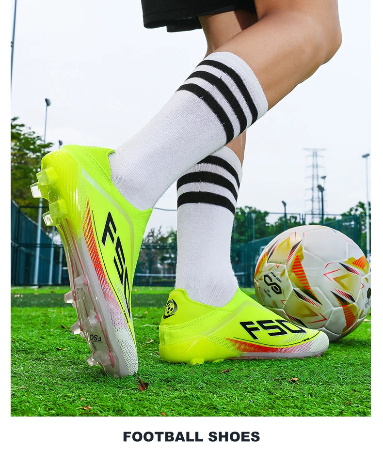 Nuove scarpe da calcio da uomo per futsal e outdoor, sneakers da partita su erba antiscivolo, scarpe da calcio di alta qualità con tacchetti, modello alto leggero best-seller
