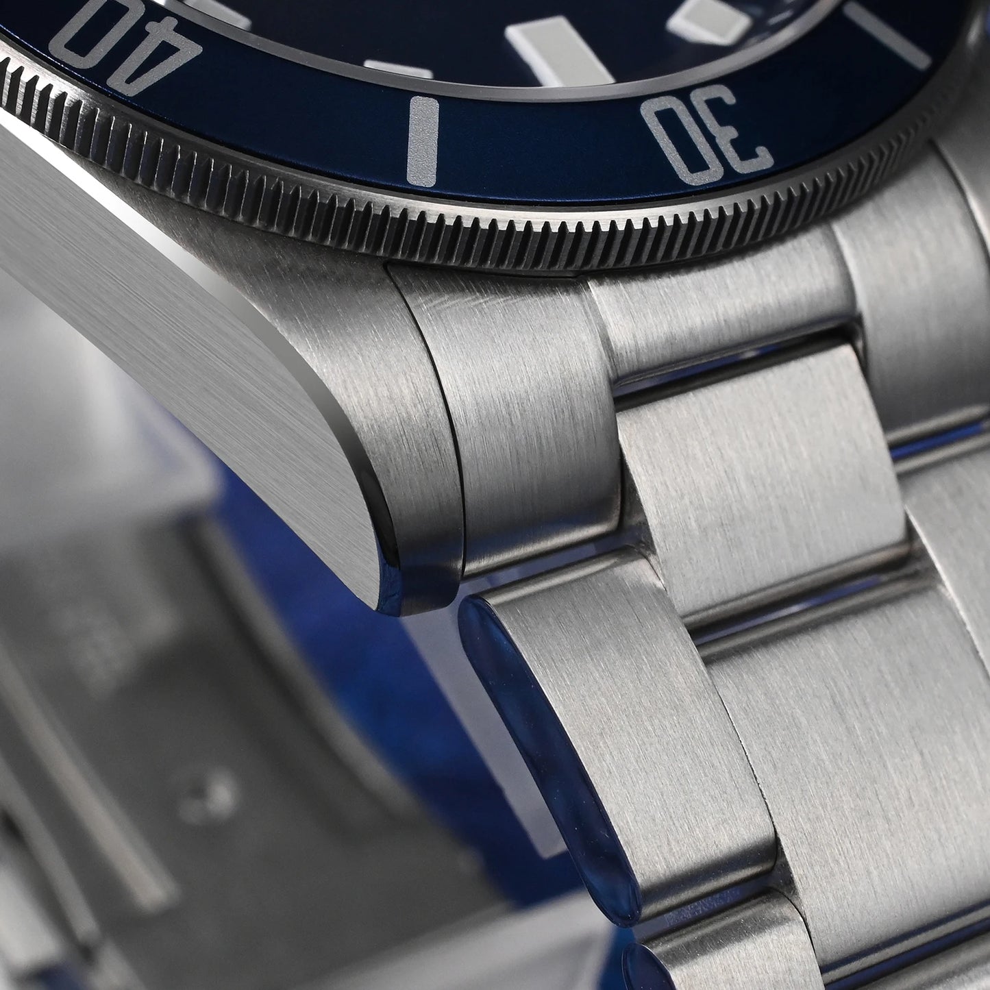 Watchdives WD1969 Pro 38mm Quartz Watch VH31 Sweep Seconds Movement 20Bar Waterproof BGW9 Blue Luminous Sapphire Glass Watches