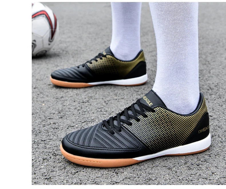 Soccer Shoes Men Anti Slip Indoor Football Boots Fashion Mens Futsal Shoe IC Traning Cleats Chuteira Futebol Male Sneakers