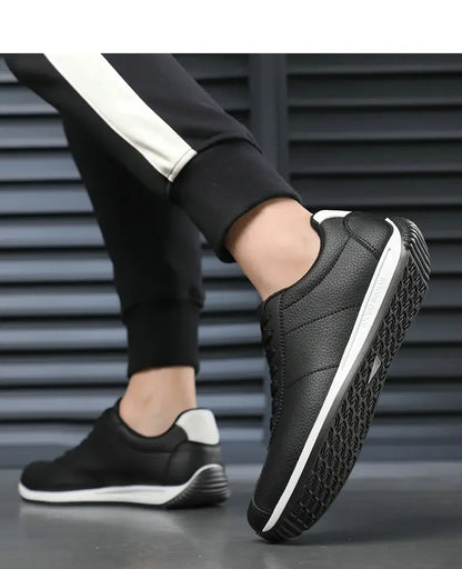 Leisure Running Summer Fashion Anti Slip Mountaineering PU Leather Sports Shoes Tennis Trend  Hot Selling Men White Flat Shoes