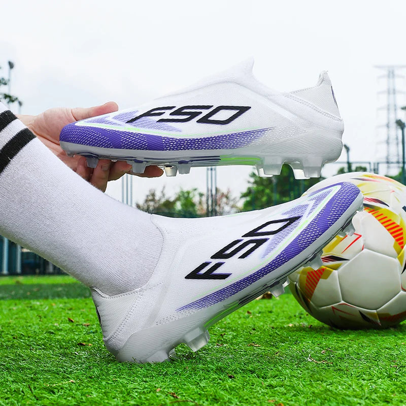 Nuove scarpe da calcio da uomo per futsal e outdoor, sneakers da partita su erba antiscivolo, scarpe da calcio di alta qualità con tacchetti, modello alto leggero best-seller