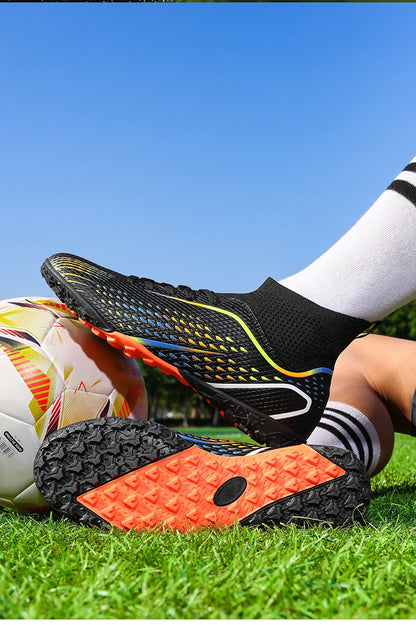 New Men Soccer Shoes Hot Sale High-quality Futsal Football Boots Unisex Cleats Ultralight Women Professional TF/FG Sneakers