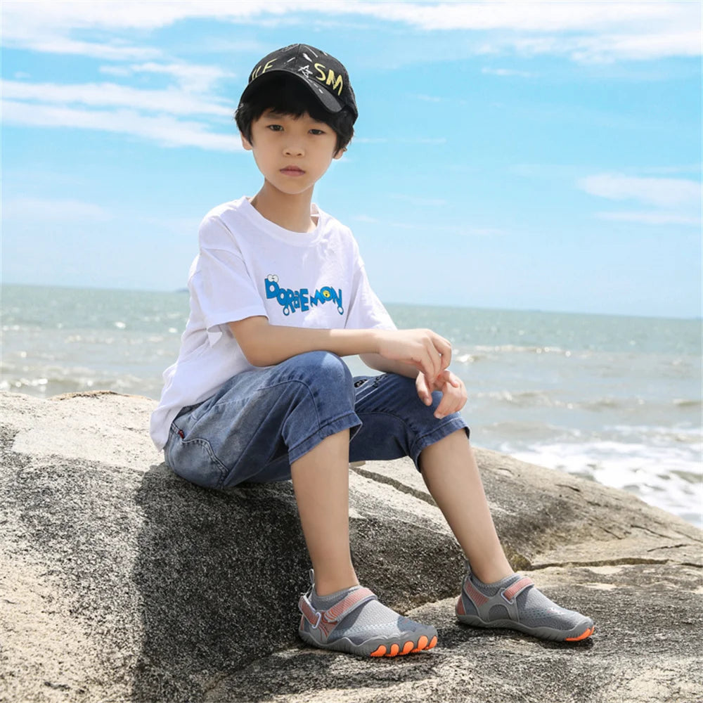 Kids Aqua Shoes Summer Beach Five Fingers Barefoot Water Shoes Swimming Lightweightl Non-slip Seaside River Children Sneakers