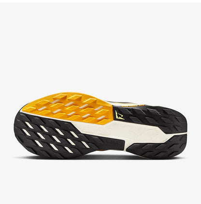 Nike hivatalos női Pegasus Trail 5 párnázott terepfutó cipő DV3865-007